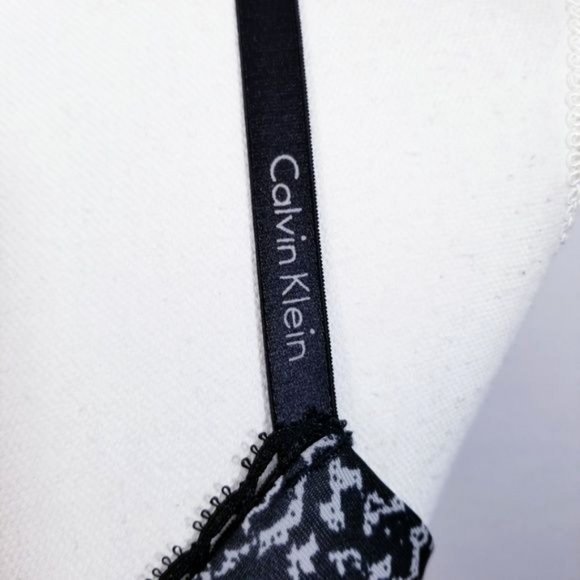 Calvin Klein Seductive Comfort Push-Up Bra - 32A - NWT - Picture 2 of 8